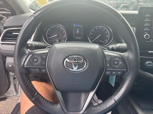 Used 2021 Toyota Camry SE FWD image 18