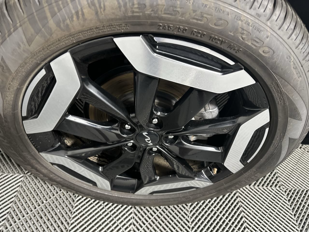 Certified 2024 Kia Telluride S FWD image 21