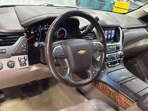 Certified 2018 Chevrolet Suburban Premier image 10