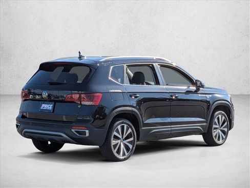 Used 2024 Volkswagen Taos SE image 5