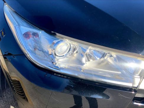 Used 2019 Toyota Highlander XLE image 23