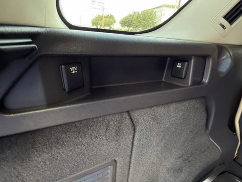 Used 2018 Land Rover Discovery Sport HSE AWD/4WD image 31