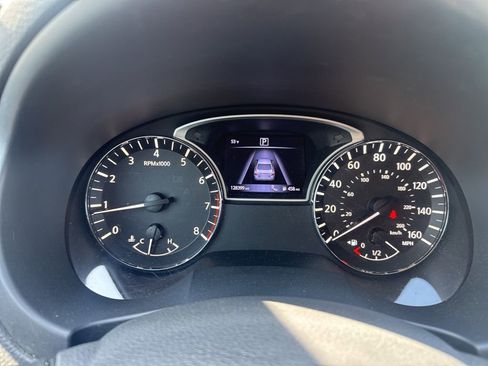 Used 2017 Nissan Altima 2.5 SV w/ Convenience Package image 7