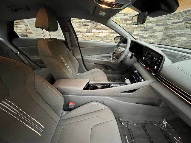 Certified 2023 Hyundai Elantra Blue FWD image 16