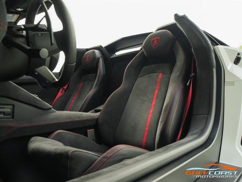 Used 2016 Lamborghini Aventador LP 700-4 image 24