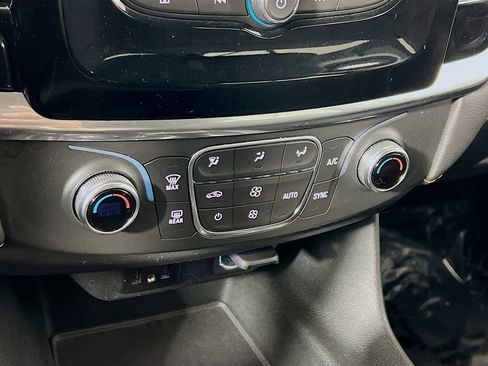 Used 2020 Chevrolet Traverse LS FWD image 15