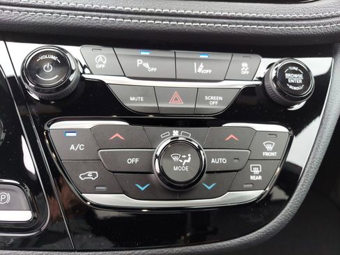 New 2026 Chrysler Pacifica Select w/ S Appearance Package FWD image 33