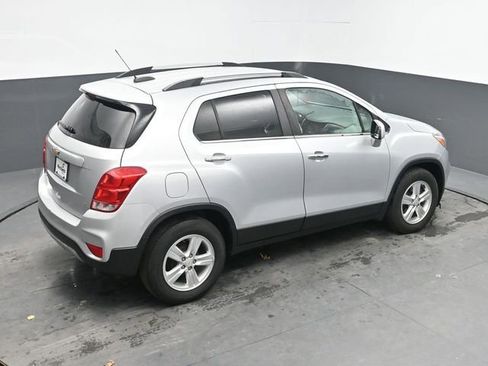 Used 2019 Chevrolet Trax LT w/ LT Convenience Package image 24