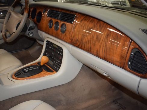 Used 1998 Jaguar XK8 Convertible image 18