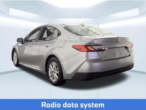 Used 2025 Toyota Camry LE FWD image 4