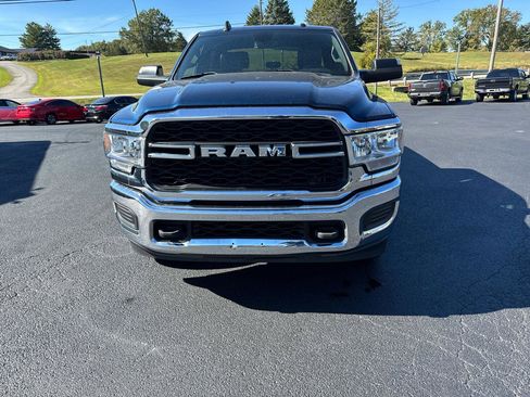 Used 2022 RAM 3500 Tradesman w/ Chrome Appearance Group AWD/4WD image 2