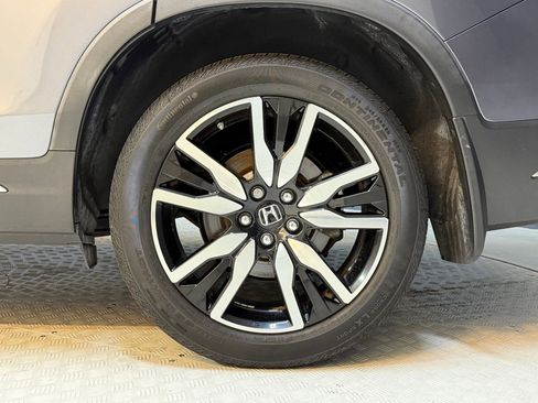 Used 2021 Honda Pilot Touring image 11