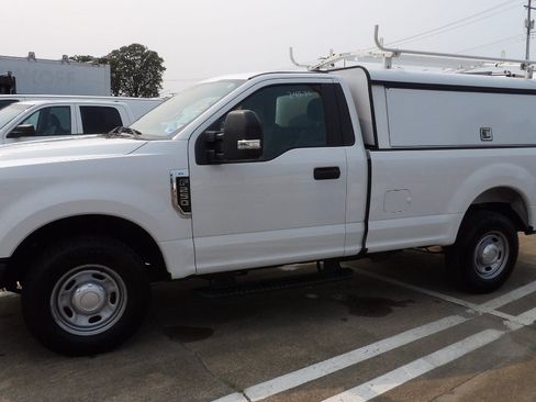 Used 2022 Ford F250 XL w/ Power Equipment Group RWD image 5