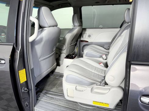 Used 2013 Toyota Sienna Limited w/ Premium Pkg AWD/4WD image 41