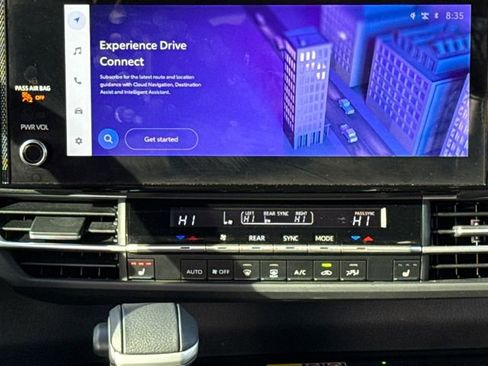 Used 2025 Toyota Sienna XLE Woodland Edition image 14