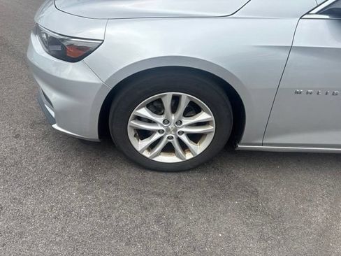 Used 2018 Chevrolet Malibu LT FWD image 16