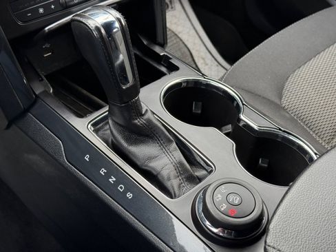 Used 2017 Ford Explorer XLT image 31