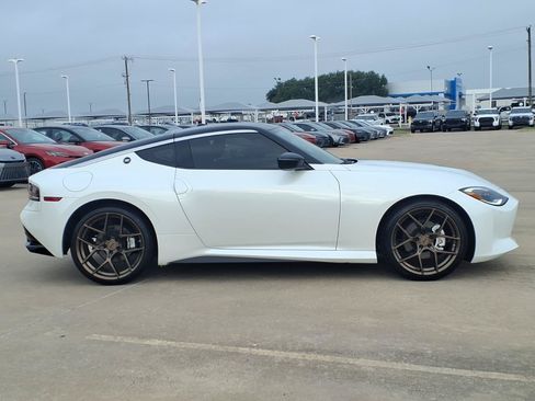 Used 2024 Nissan Z Sport w/ Floor Mat Package RWD image 10