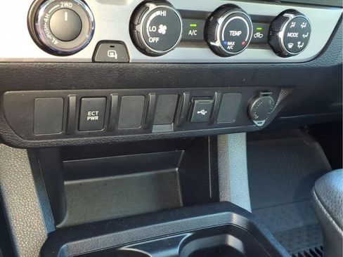 Used 2023 Toyota Tacoma SR AWD/4WD image 7