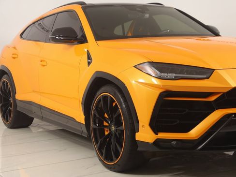 Used 2021 Lamborghini Urus image 63