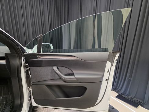 Used 2022 Tesla Model X image 28