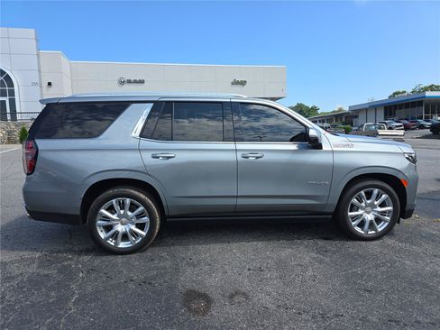 Used 2024 Chevrolet Tahoe High Country w/ Advanced Technology Package AWD/4WD image 2
