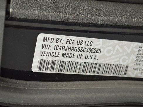 New 2025 Jeep Grand Cherokee Altitude image 37