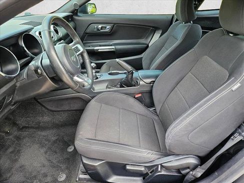 Used 2017 Ford Mustang Coupe RWD image 15