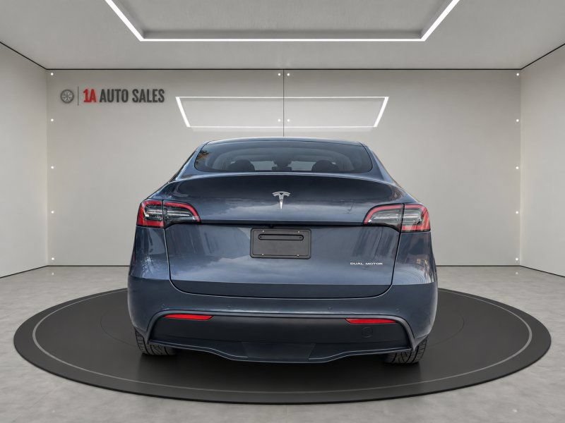 Used 2022 Tesla Model Y Long Range AWD/4WD image 4