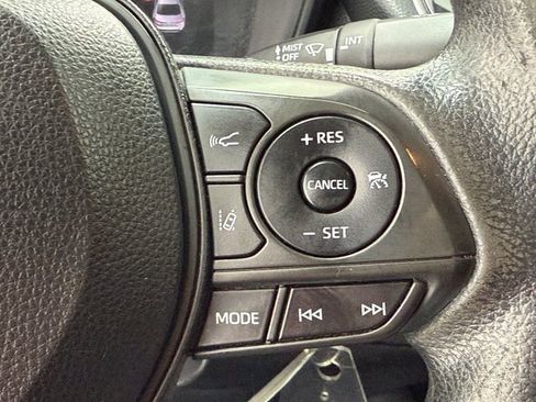 Used 2021 Toyota Corolla LE image 13