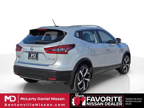 Used 2022 Nissan Rogue Sport SL image 5