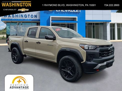 Used 2024 Chevrolet Colorado Trail Boss w/ Advanced Trailering Package AWD/4WD image 1