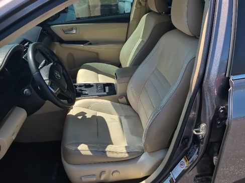 Used 2016 Toyota Camry XLE image 9