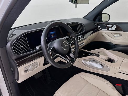 Certified 2025 Mercedes-Benz GLE 450 4MATIC image 10