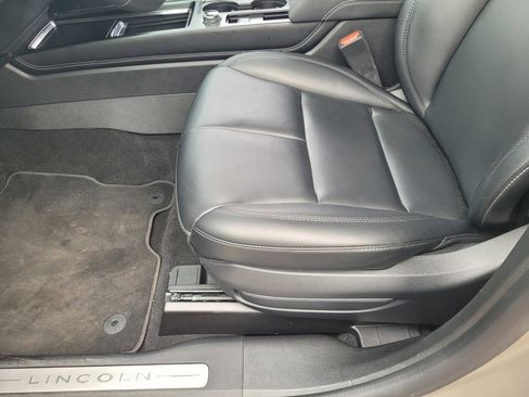 Used 2025 Lincoln Corsair FWD image 23