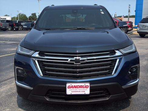 Certified 2023 Chevrolet Traverse LT w/ LT Premium Package AWD/4WD image 3