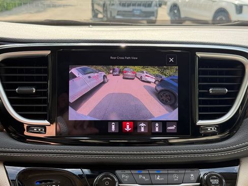 Used 2021 Chrysler Pacifica Limited w/ Premium & Safety Sphere Group AWD/4WD image 39