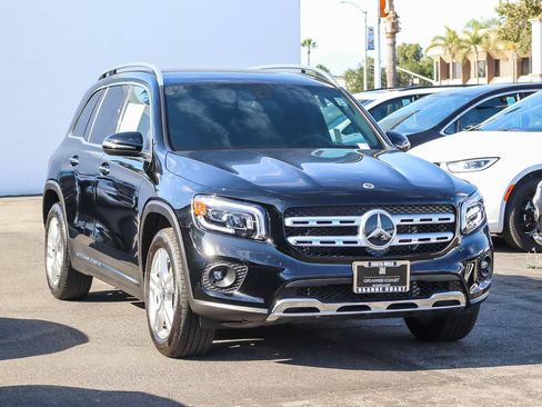 Used 2021 Mercedes-Benz GLB 250 image 3