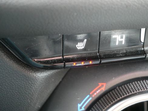 Used 2022 Chevrolet Blazer LT AWD/4WD image 32