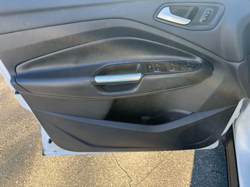 Used 2018 Ford Escape SE image 17