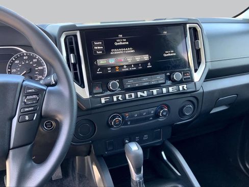 Used 2025 Nissan Frontier SV RWD image 7
