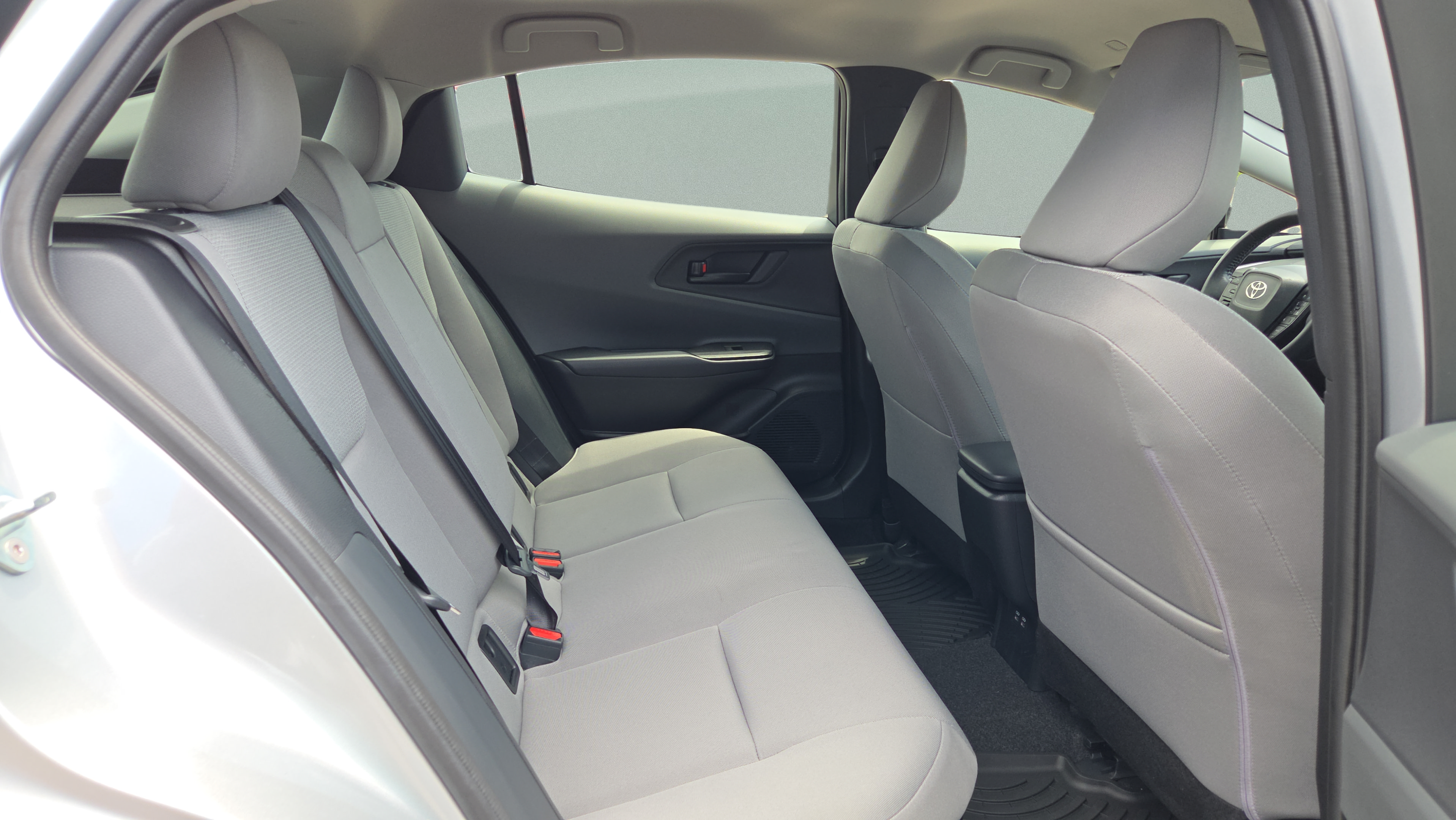 Certified 2026 Toyota Prius LE FWD image 15
