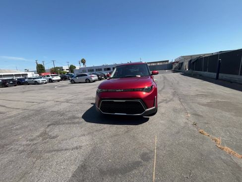 Used 2025 Kia Soul LX w/ LX Technology Package FWD image 16