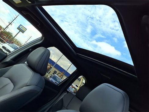 New 2025 Subaru Forester Touring image 8