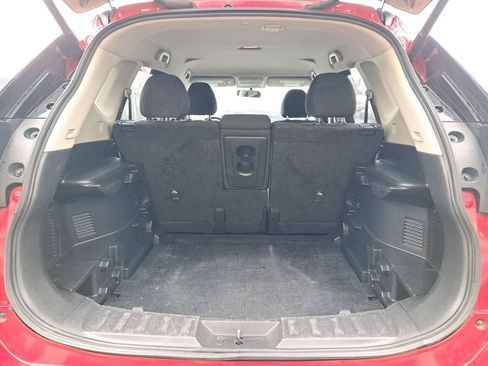 Used 2017 Nissan Rogue SV w/ SV Premium Package image 28