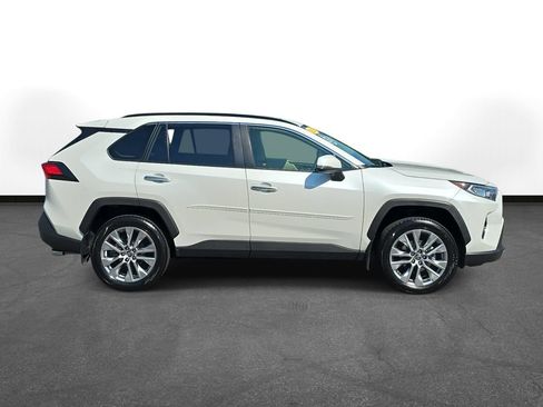 Used 2019 Toyota RAV4 Limited AWD/4WD image 4