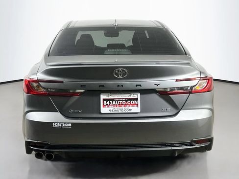 Used 2025 Toyota Camry SE FWD image 6