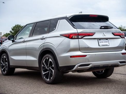 Used 2024 Mitsubishi Outlander SE AWD/4WD image 7