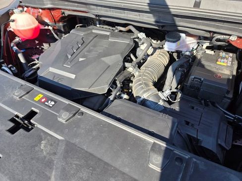 Used 2024 Kia Carnival LX FWD image 19