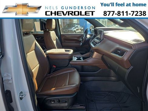 Certified 2024 Chevrolet Suburban High Country w/ Advanced Technology Package image 11